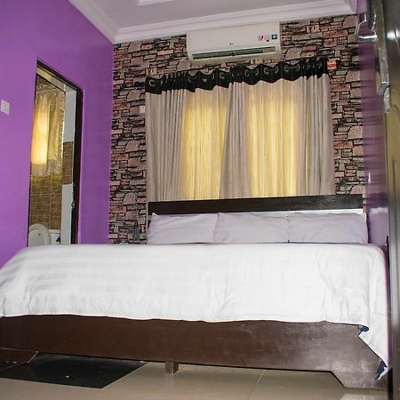 Crestview Hotel & Suites Лагос Экстерьер фото
